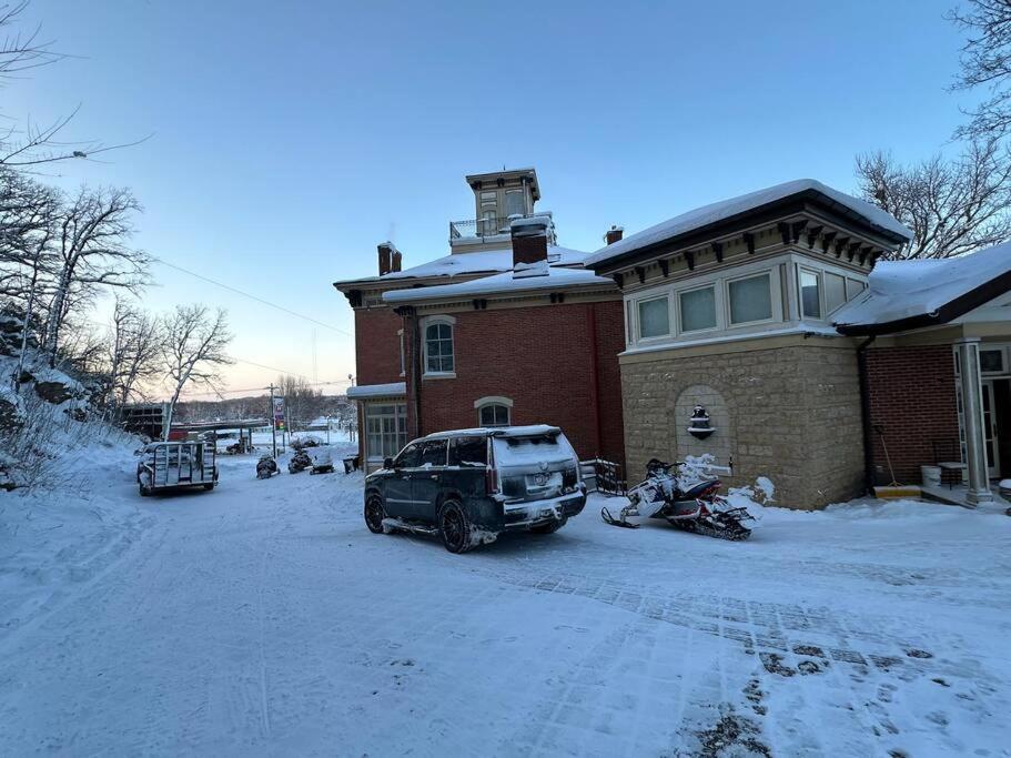 Merry Mansion East Dubuque Esterno foto