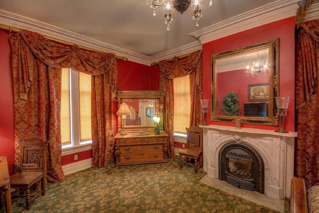Merry Mansion East Dubuque Esterno foto